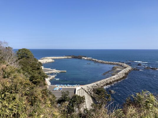 恋する灯台。大須崎から。