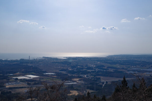 鹿狼山から松川浦を望む