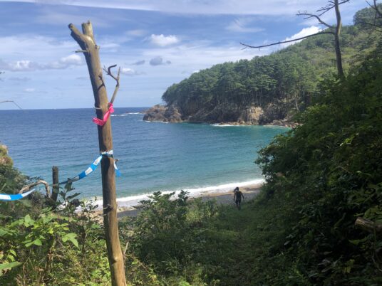 やっとたどり着いた、極上の貸切の浜