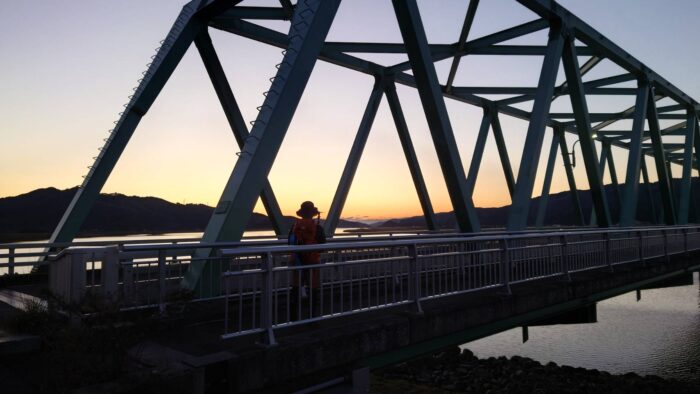 夕暮れの新北上大橋